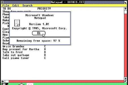 1985: Windows 1.01Bei der allerersten Windows-Version musste Microsoft noch aufpassen, nicht in einen rechtlichen Konflikt m...