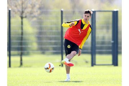 Vor Derby gegen Schalke: Dortmunds Weigl wieder im Training