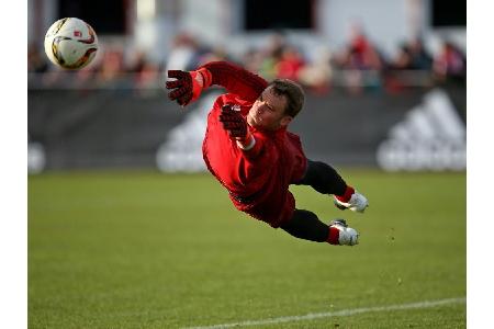 Nationaltorwart Neuer wieder im Bayern-Training