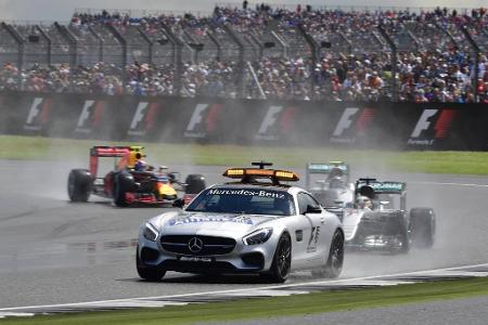 Typisch für den Großbritannien-GP ist das englische Schmuddelwetter. Auch im letzten Jahr musste das Safety Car ausrücken, u...