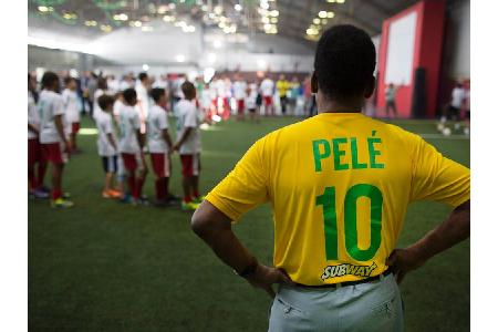 Fußball-Legende Pele sondiert vorsichtshalber den Nachwuchs. Kein Wunder nach der Klatsche von Brasilien gegen Deutschland