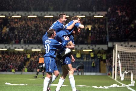 Eine rauschende Nacht erlebten die Zuschauer am 5. April 2000 an der Londoner Stamford Bridge. Ein gewisser Tore André Flo m...