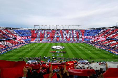 Farbenfroh und äußerst beeindruckend ist die Choreo der Atlétic-Fans vor dem Champions-League-Halbfinale.