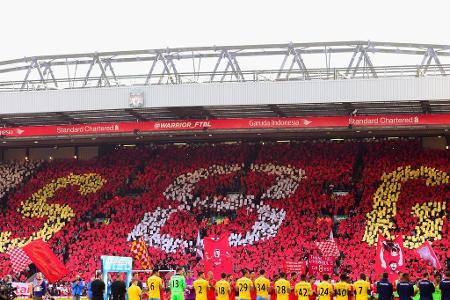 Der Größte tritt ab! Die Fans an der Anfield Road feiern Liverpools wohl größtes Fußball-Idol aller Zeiten bei dessen Abschi...