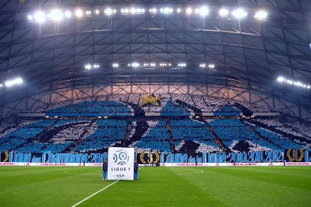 Eindrucksvolle Aufnahme! Choreo der Marseille-Anhänger vor dem Ligue-1-Vergleich OM's mit PSG.