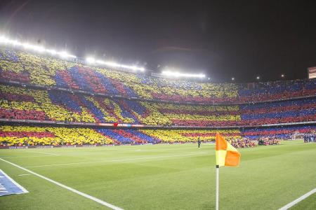Mit der Hilfe des 12. Manns! Barcelonas Fans symbolisieren vor dem Classico, dass sie hinter ihrem Team stehen.