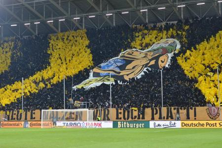 'Heute walzen wir euch platt'. Dresdens Fans mit einer klaren Ansage in Richtung der Borussen. Nach Bochum und Schalke sollt...