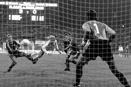 1988 schien die Lage für Werder in der ersten Runde des Landesmeister-Wettbewerbs nach einem 0:3 bei Dynamo Berlin aussichts...