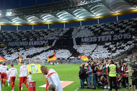 Vor dem EM-Qualispiel des DFB gegen Polen zeigt diese Choreo der Zuschauer, was sie sich von der deutschen A-Elf bei der EM ...