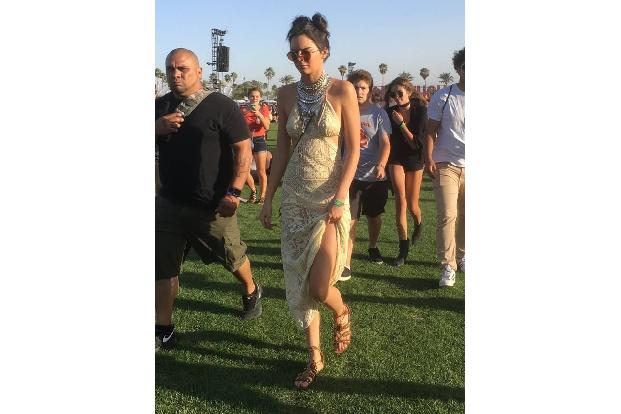 Kendall Jenner ist ja immer wieder eine echte Trendsetterin in Sachen Fashion. Kein Wunder, dass man sie gerade häufiger mit...