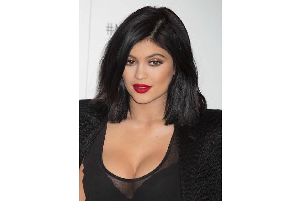Kylie Jenner hat sich die Lippen aufspritzen lassen - da hegte die Welt eigentlich keinen Zweifel dran. Doch bislang verwies...