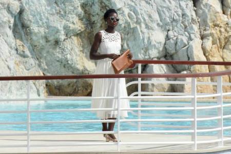 ...Oscar-Preisträgerin Lupita Nyong'o entschied sich anlässlich eines entspannenden Nachmittags auf der Terrasse eines Nobel...