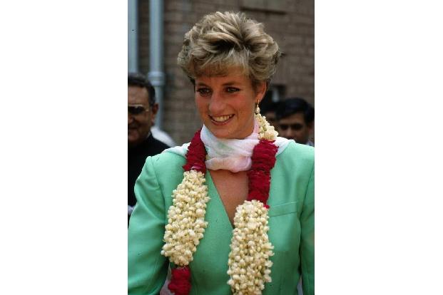 ...mit ihrer 1997 verstorbenen Schwiegermutter - Prinzessin Diana. Soweit nicht ungewöhnlich, damit muss sich die Frau von P...