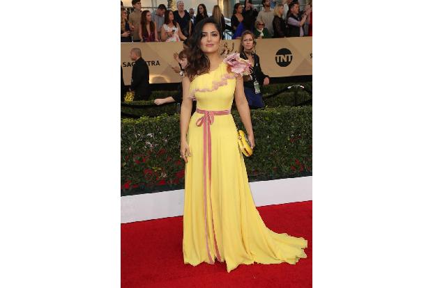 ...war da Salma Hayek bei den Screen Actors Guild Awards Ende Januar. Die knallige Farbe sorgte für den nötigen Wow-Effekt, ...