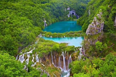 Der Nationalpark Plitvicer Seen in Kroatien ist der älteste Nationalpark Südosteuropas und zählt seit 1979 zum UNESCO-Weltna...