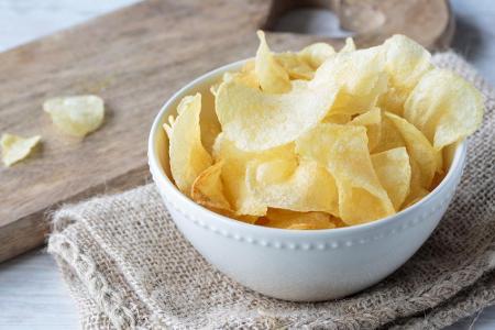 Auch vegane Knabber-Fans kommen auf ihre Kosten. Chips sind absolut frei von tierischen Produkten. Perfekt für den Filmabend...