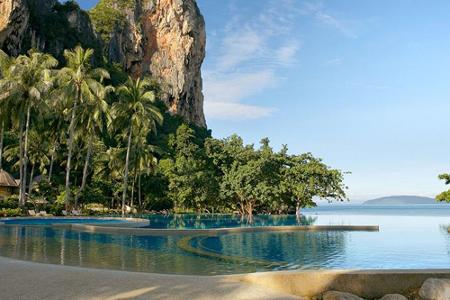 Wo Pool und Meer eins werden: Rayavadee Resort auf Thailand