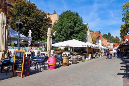 Zagreb als Hauptstadt des Landes ist touristisch sehr angesagt. Es ist ein Paradies für Kaffeeliebhaber und Bargänger.