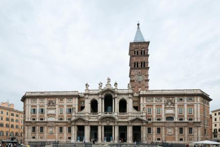 Auch die Santa Maria Maggiore ist eine der vier Papstbasiliken der Ewigen Stadt. Die Kirche wurde zwischen 432 und 440 erric...