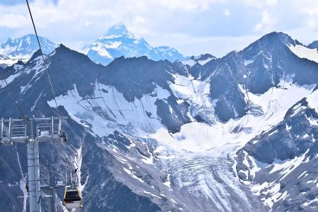 In vielen Gegenden Russlands ist im Winter Skifahren möglich, vor allem in der Kaukasus-Region. Auch auf dem höchsten Berg d...