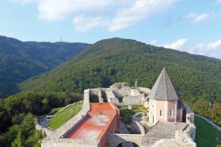 Der Naturpark Medvednica samt der Burg Medvedgrad ist ein Naturerholungsgebiet nördlich der Hauptstadt Zagreb. Der höchste P...