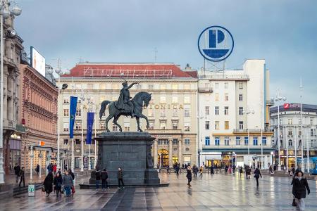 Der große Platz der Kroaten ist der Ban-Jelacic-Platz in Zagreb. Hier finden sowohl große Veranstaltungen als auch Demonstra...
