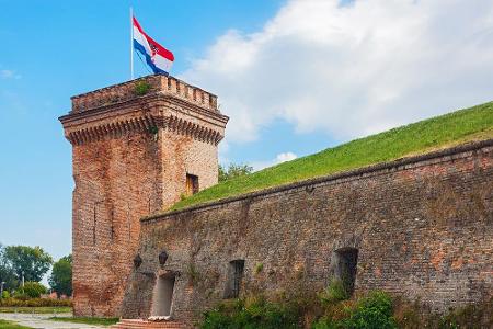 In der slawonischen Stadt Osijek befindet sich die barocke Festungsanlage Tvrda. Mittlerweile ist die Festung in die Altstad...