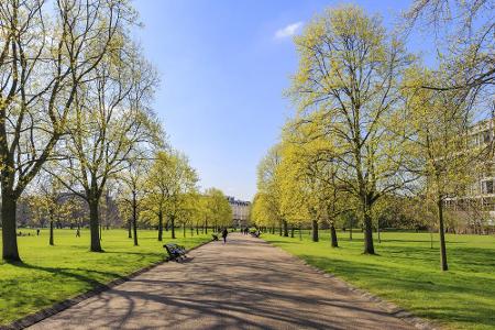 Die grüne Lunge der Stadt ist der Hyde Park. Er gilt mit seinen 1,4 km² als einer der größten innerstädtischen Parks auf der...