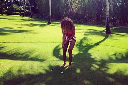 Beim Golfen ließ sich Beyoncé (34) im knappen Outfit ablichten. Doch statt ihrer Kurven sieht man plötzlich eine 