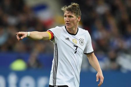 Bereits Ende 2014 bekam Bastian Schweinsteiger nach dem Rücktritt von Philipp Lahm die Kapitänsbinde der deutschen Nationalm...