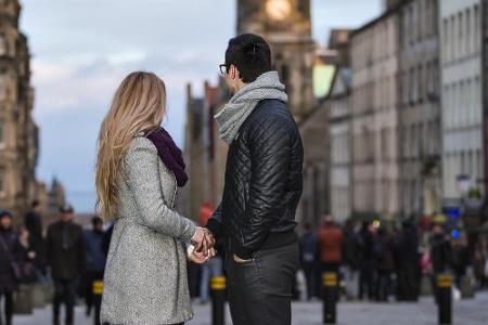Man glaubt es kaum, aber auch die sonst eher kühlen Schotten mögen es romantisch. Ihre Stadt der Liebe ist Edinburgh.