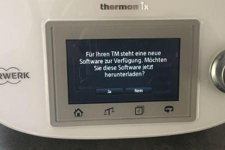 Nachdem der Thermomix über den Cook-Key mit dem Internet verbunden wurde, kann die Software des Geräts aktualisiert werden.