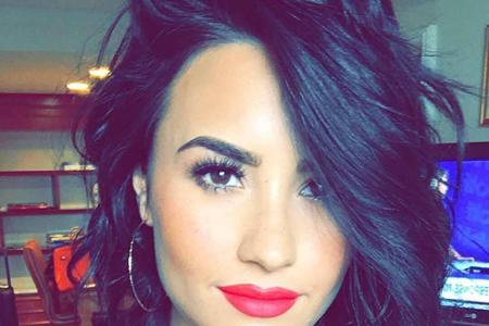 Platz 14 belegt die Schauspielerin, Sängerin und Songwriterin Demi Lovato (23) mit 43,3 Millionen Followern. Bekannt wurde s...