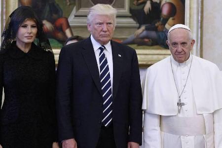 Anfänglich schien die Stimmung nicht allzu gut zu sein beim Besuch der Trumps in Rom