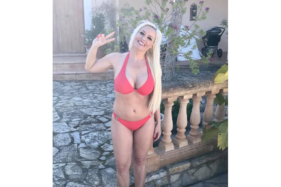 Daniela Katzenberger Im Roten Bikini Sexy Und Selbstbewusst Freenet De