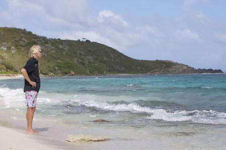 Richard Branson ist der wohl bekannteste Inselbesitzer - hier am Strand seiner 