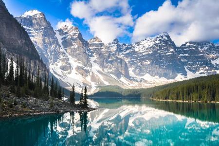 Platz 13: Kanada - Die Natur und die Wildnis Kanadas sind atemberaubend schön, so wie am Beispiel von Morraine Lake zu sehen...