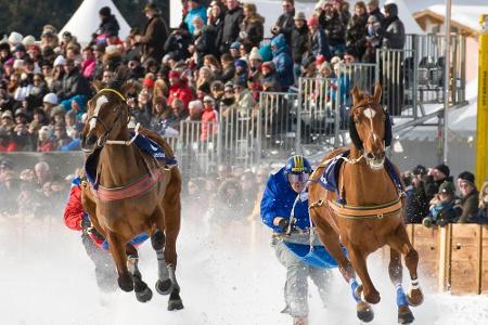 Beim Pferderennen auf dem St. Moritzersee trifft sich alljährlich die High Society