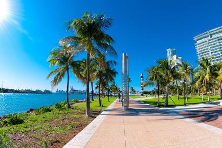 Neben dem Strand gehört in Miami der South Pointe Park zu den Highlights. Einheimische verbringen ihre Freizeit sehr gerne i...
