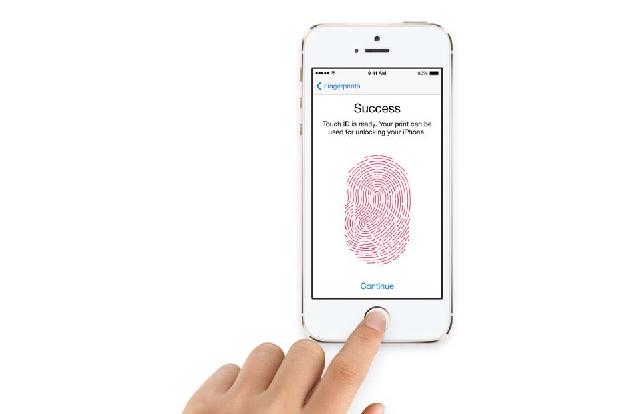 Apple preist den Fingerabdrucksensor und die im System hinterlegte Technik Touch ID als die beste denkbare Authentifizierung...