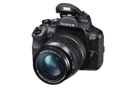Platz 4: Fujifilm X-S1 - Als Alternative zu Spiegelreflexkameras in der Einsteiger- und Mittelklasse wird die X-S1 von Fujif...