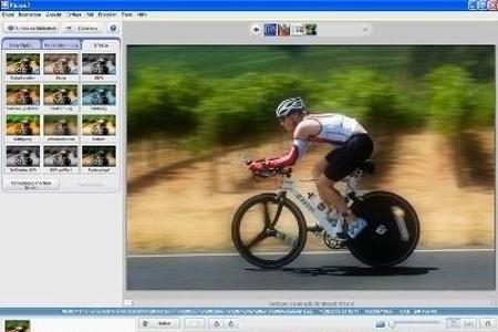 Eng verknüpft mit Google-Diensten: Mit Picasa lassen sich Bilder betrachten und organisieren. Zudem bietet die Software grun...