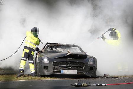 Erlknig Mercedes SLS AMG Black Series Unfall abgebrannt