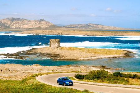 La Pelosa mit der Naturschutzinsel Asinara im Hintergrund