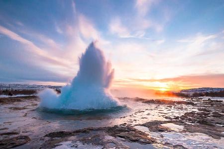 Auf der ganzen Welt ist Island vor allem für seine Geysire bekannt. Dabei hat der kleine Inselstaat im Norden Europas noch s...