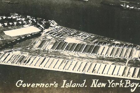 So sah Governor Island als Militärstützpunkt aus