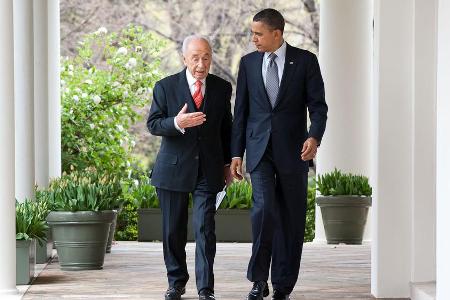 Israels Präsident Shimon Peres (l.) und US-Präsident Barack Obama bei einem Treffen im Weißen Haus im April 2011