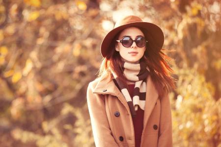 Fashion-Fans lieben den Herbst! Denn jetzt ist genau die richtige Zeit, um wieder schicke Mäntel, Ankle Boots und Hüte auszu...