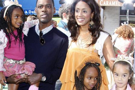 Chris Rock mit seiner damaligen Frau Malaak Compton-Rock, seinen leiblichen Kindern und Ntombi (l.)