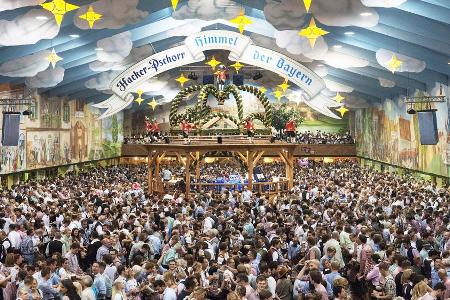 Hochbetrieb im Hackerzelt - auch in diesem Jahr lockt die Wiesn Millionen Besucher an.